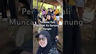 Pertama kali muncak ke Gunung Sangar Seru [upl. by Tullius198]