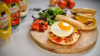 Calvé  Receita hambúrguer com queijo em bolo do caco [upl. by Dwain]