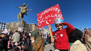 Cumhuriyetin torunları Atasına mektup bıraktı [upl. by Nutsud]