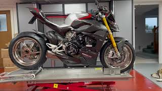 Ducati Streetfighter V4S SVF Build Episode 10 Fullsix Carbon fibre Belly Pan install [upl. by Bradlee]