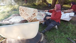 YUFKA EKMEK NASIL YAPILIR  YUFKA EKMEK HAMURU TARİFİ YUFKA NASIL AÇILIR How to make phyllo bread [upl. by Whiting769]