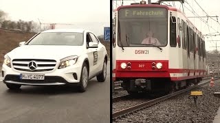 Bremstest Auto vs Straßenbahn [upl. by Akitan]