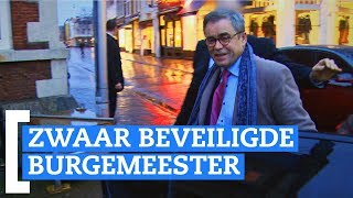 De zwaarst beveiligde burgemeester van Nederland Jos Wienen [upl. by Sykleb]