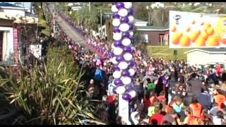 Baldwin Street host to thousands for Jaffa Race [upl. by Norling]