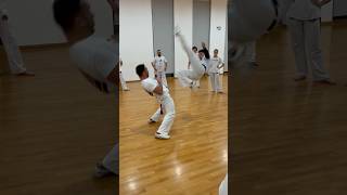 Capoeira 🫣 treino confiança e distância capoeira [upl. by Elokyn350]