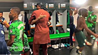 How Super eagles welcomed Kanu Nwankwo at dressing room as he celebrate them [upl. by Aidroc]