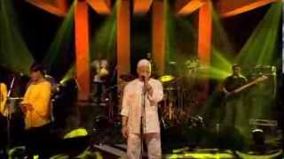 Salif Keita on Jools Holland LIVE Calculer amp Kamoukie [upl. by Farlie37]