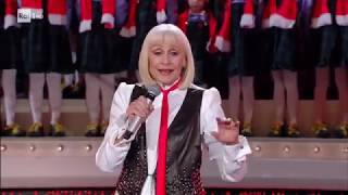 Raffaella Carrà canta quotHappy Xmas War is overquot  Un Natale dOro Zecchino 14122018 [upl. by Enilamme]