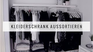 MINIMAL WEEK  TAG 1  Kleiderschrank ausmisten [upl. by Cirdek]