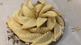 كعب غزال تقليدي منقوش بتقديم عصري Cornes de Gazelle aux Amandes Marocaine [upl. by Rema407]