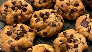 The best Chocolate Chip Cookies recipe [upl. by Lindell590]