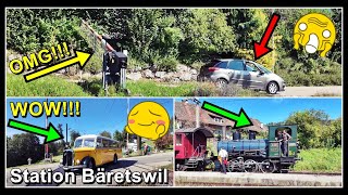 Auto zwischen den Bahnschranken 😲🤪Altes Postauto amp Dampfloks bei der Station Bäretswil🥰 [upl. by Hgielac830]