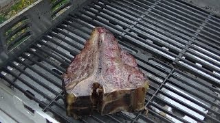 Porterhouse Steak 15 kg dry aged  Klaus grillt [upl. by Hartnett628]