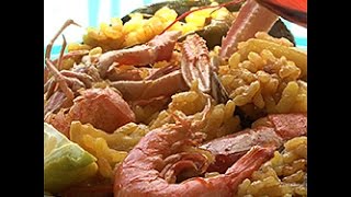 Come fare la paella ai frutti di mare  videoricette di cucina spagnola [upl. by Weisburgh]