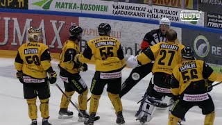 SaiPa raivostui Jukurien erikoisesta voittomaalista maalivahti oli ilman maskia kun kiekko ylitti [upl. by Gilbart]