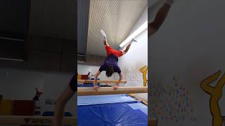 Ich mache die TRICKS meiner FREUNDIN nach 🥴 challenge turnen backflip [upl. by Narat523]