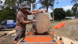 Quartersawing on a horizontal bandsaw [upl. by Arykat]