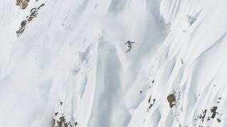 Skier Outruns Massive Avalanche [upl. by Algy]