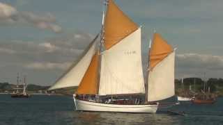 Étoile Molène  Les Tonnerres de Brest et Temps Fête sur Douarnenez 2012 [upl. by Harobed815]