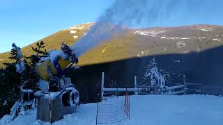 Valdezcaray Cañon nieve artificial Technoalpin M90 Snowgun snowmaking gun canyon Lenko ezcaray rioja [upl. by Ralyks112]