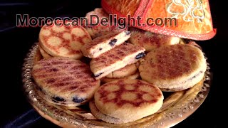 Harcha Moroccan semolina bread حرشة مغربية بالزيتون و الجبن  harcha galette marocaine à la semoule [upl. by Dayiz]