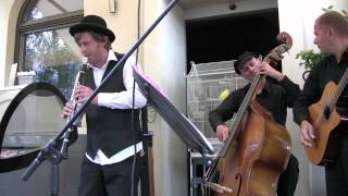 Papirosn  yiddish song  klezmer band quotInejnemquot [upl. by Monti649]