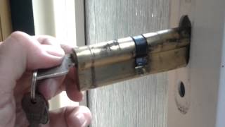 HOW TO CHANGE A FAULTY UPVC HANDLE INTERIOR [upl. by Ecinrev667]