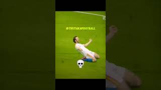 Fail knee slides vs him 🤯 🤯 messi neymar ronaldo messifootball [upl. by Nolad]