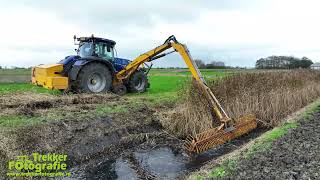 Maaikorven  Van Lingen  New Holland  BOS  Ditch maintenance  Grabenpflege [upl. by Sirdi]