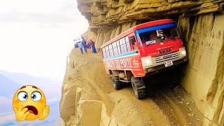 Las Carreteras Más Extremas y Aterradoras del Mundo 🚗💥 [upl. by Man]