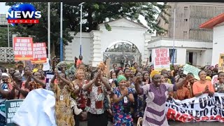 Market Women Invade Obas Palace Over Union Exploitation A Call To Action Against Blacky Ogiamen [upl. by Gisella]