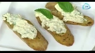 Crostinis con cangrejo chile y menta Crostinis with crab chilli and mint [upl. by Rosita]