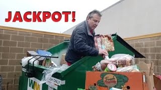 MEGA JACKPOT SCORE DUMPSTER DIVING for free food from ALDI in the Freezing Rain  Were back [upl. by Muriel]