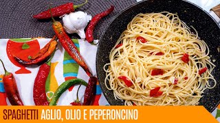 Spaghetti aglio olio e peperoncino ricetta tradizionale facile  Le video ricette di Lara [upl. by Tratner]