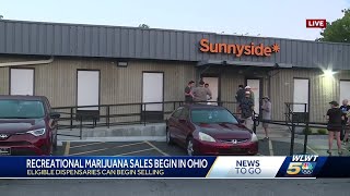 Customers line up for first recreational marijuana sales in Ohio [upl. by Garratt]