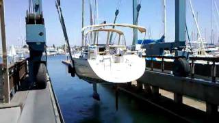 2002 Beneteau sailboat 331 haul out for survey By Ian Van Tuyl  IVTyachtsalescom [upl. by Anitsahs]