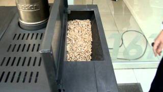 Funcionamiento calefactor Pellet [upl. by Merralee564]