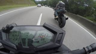 Kawasaki Z800 Top Speed vs ZX10R Karak [upl. by Lyssa]