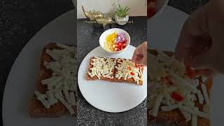 2 min Bread pizza 🍕 shorts pizza madhusmitasethivlogs youtubeshorts [upl. by Derriey]