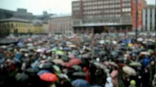 40000 sings quotChildren Of The Rainbowquot in Oslo [upl. by Parrie]