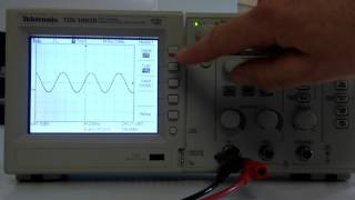 Utilisation basique de loscilloscope numérique [upl. by Adeirf]