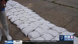 Officials in Laffite prep sand bags for mandatory evacuations [upl. by Lraed467]