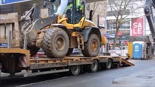 Radlader fährt auf Tieflader Baustelle Tonhallenstraße [upl. by Simons]