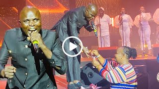 Maama Fiina ayiridde Ronald Mayinja sente mu concert ya Haruna Mubiru nawuunga [upl. by Minetta]