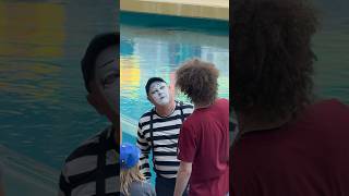 he saw something 🐜 Tom mime SeaWorld funny seaworldmime comedy fun funnyvideo viralvideo [upl. by Aivek]