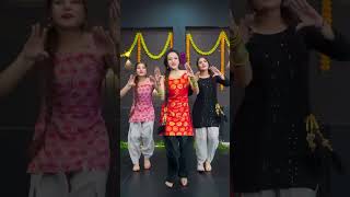 Pura London Thumakda ♥️ shorts ytshorts trending snehu ki gang dance bollywood viral Punjabi [upl. by Anilatsyrc]