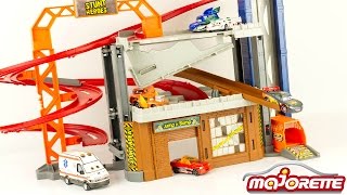 Un GARAGE MAJORETTE pour des Cascades CRASH CENTER Stunt Heroes Flash McQueen Hot Wheels [upl. by Piks]