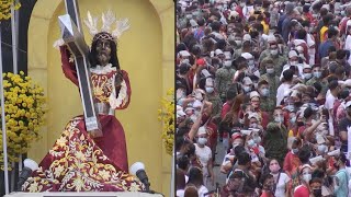 Thousands flock to Philippine church for miracle from Catholic icon  AFP [upl. by Yle]