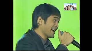 Teuku Wisnu ft Shireen Sungkar  Cinta Kita at SCTV awards 2010 [upl. by Notlad]