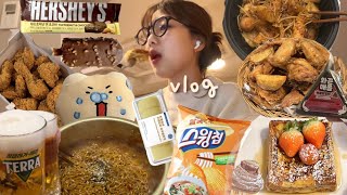 먹방 브이로그 퇴근 후 먹방 모음🏠 vlog 서울 3대 치킨 계열사 춘리마라탕 마라샹궈 연세우유 크림롤 스윙칩 베트남쌀국수맛 버터솔트베이글 혼카페 …✨ [upl. by Inittirb]